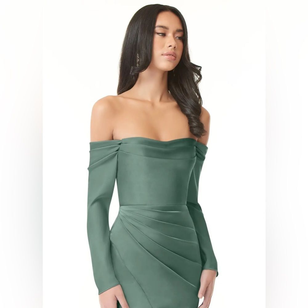 Off-Shoulder Long Sleeve Green Evening Dress